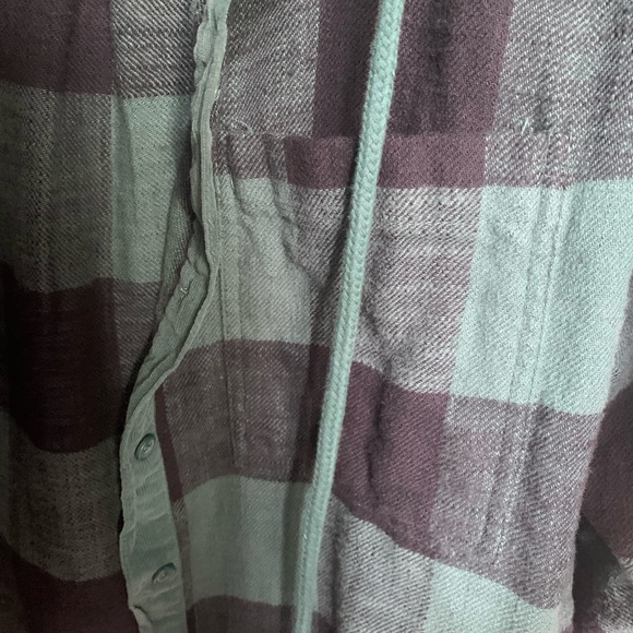 Green and black plaid flannel hooded button up - Picture 3 of 4